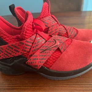 Nike Lebron solider 12 red suede shoes size youth 5